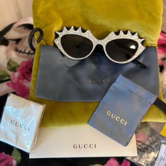 🔥NWT Authentic GUCCI GORGEOUS Cat-Eye Frame Sunglasses With Crystals 🔥 - Picture 16 of 16